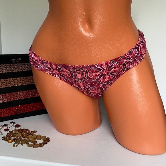 Altar’d State Red Paisley Ruched Bikini Bottom Size Large - Picture 2 of 7